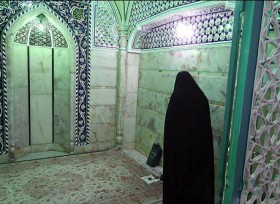 O kəs ki, namaz qılır, amma hicaba riayət etmir – möminə sayılırmı?